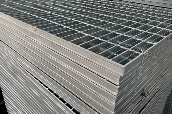 Galvanized welded steel grating